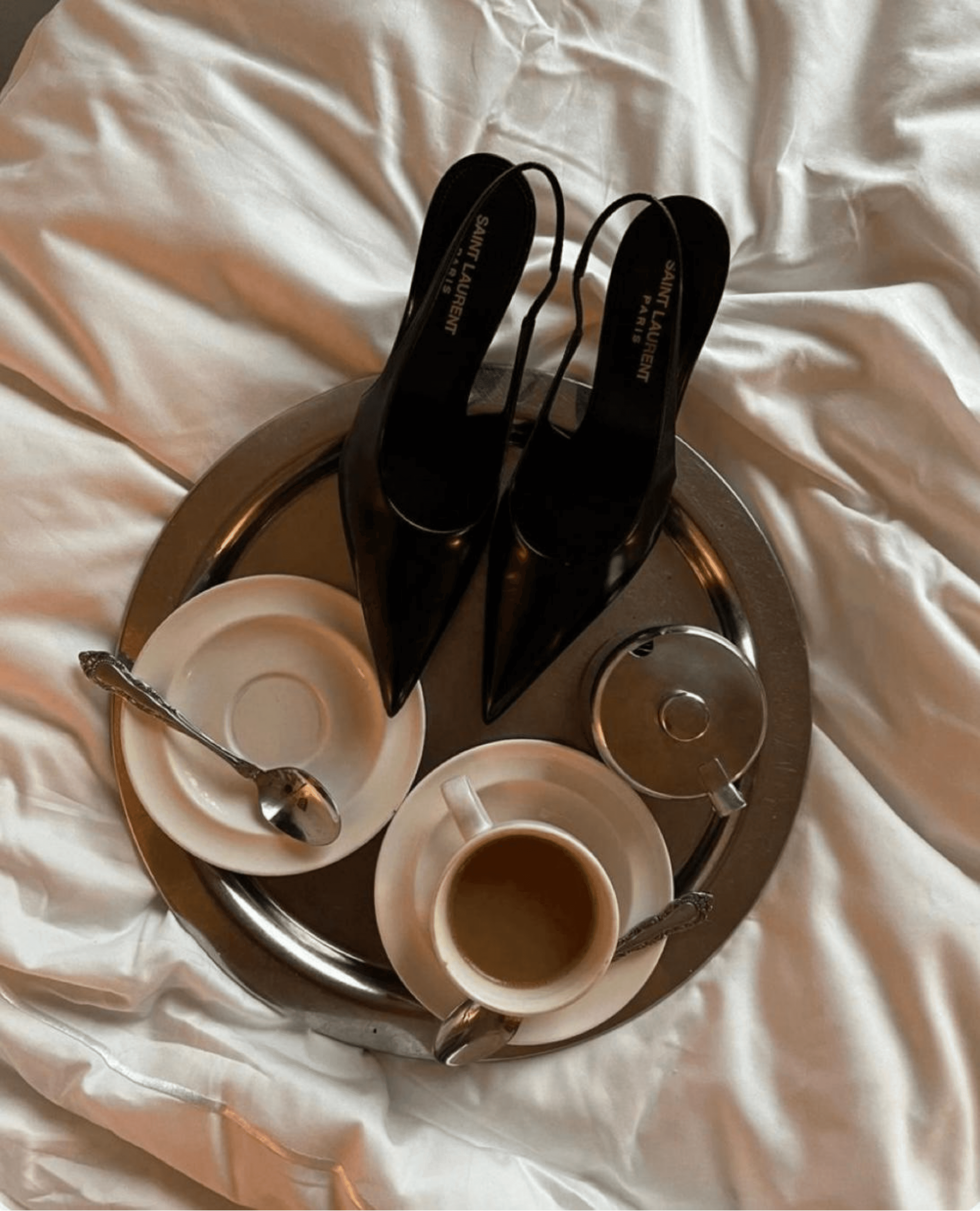 SAHOS velvet hangers and packaging